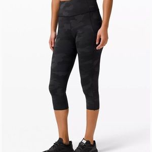 Lululemon Camo Capri Leggings XS